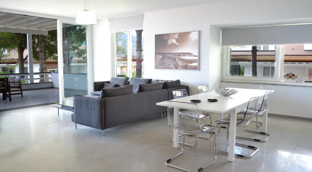 Topaz Apartment