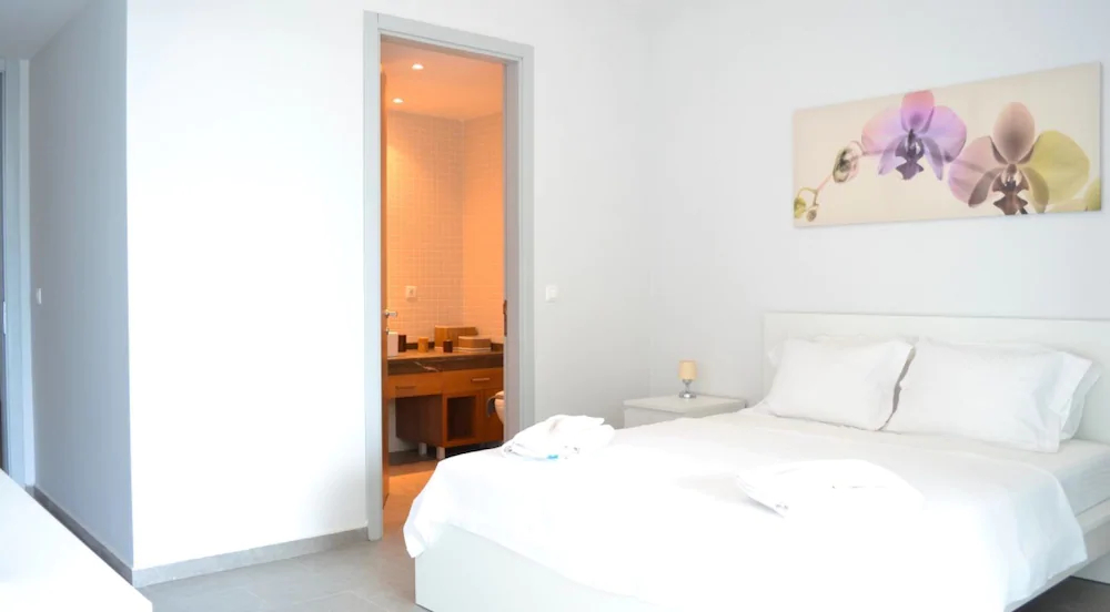 Topaz Apartment