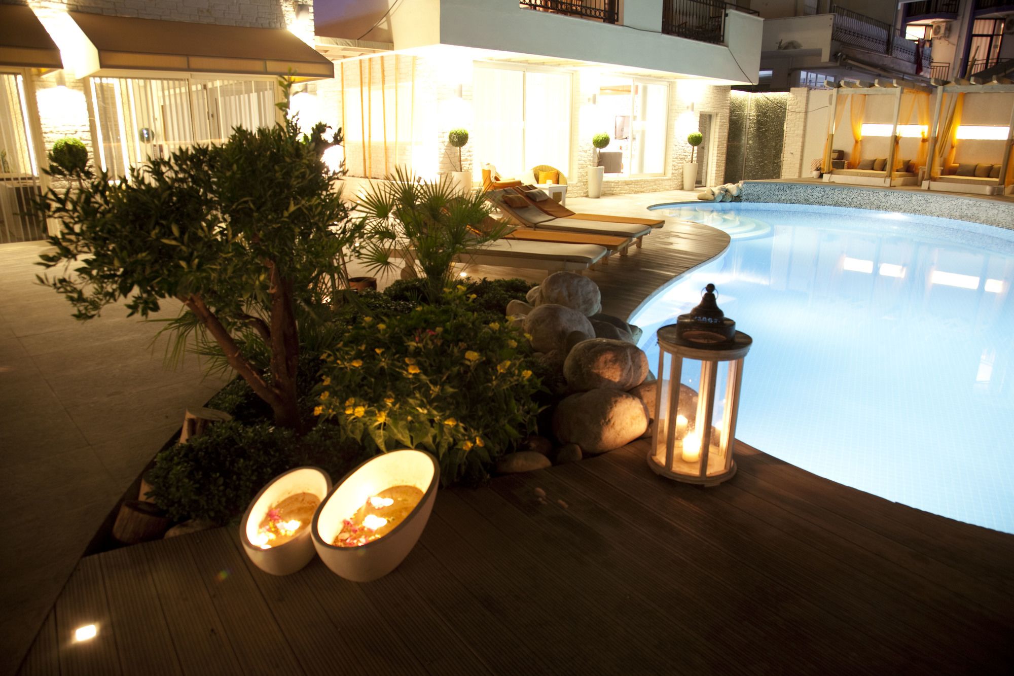 Yacht Boheme Hotel