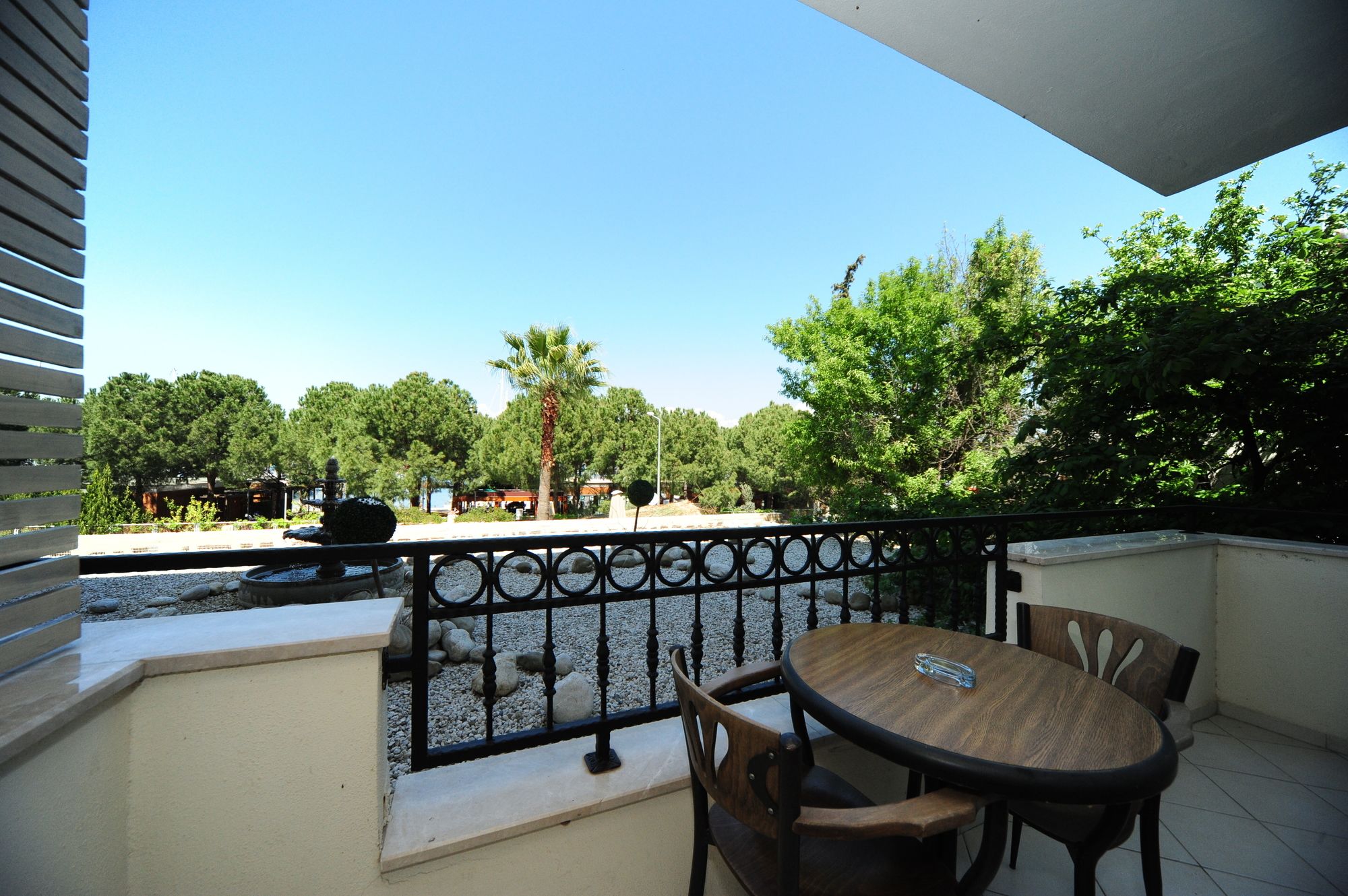 Yacht Boheme Hotel