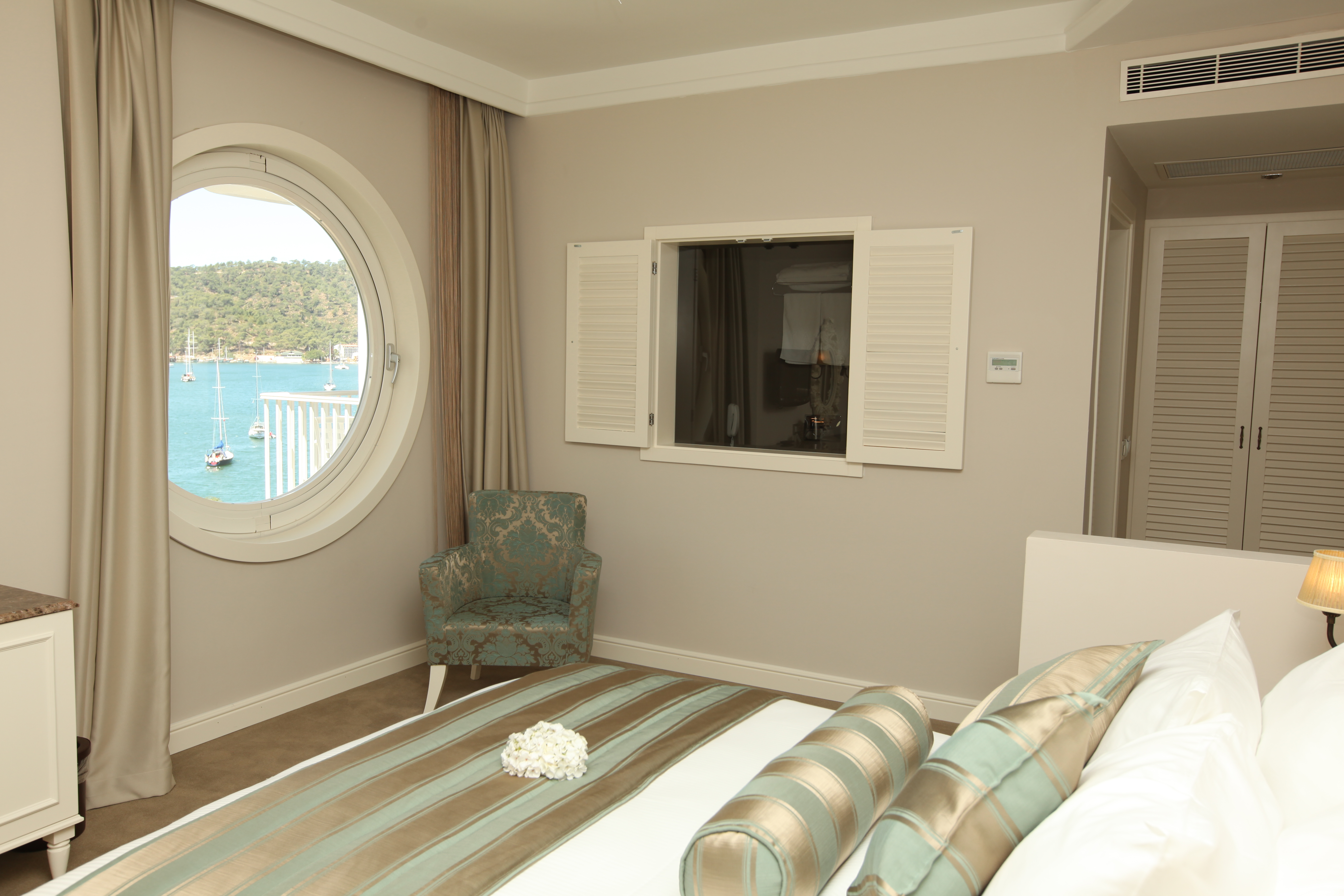 Yacht Classic Hotel