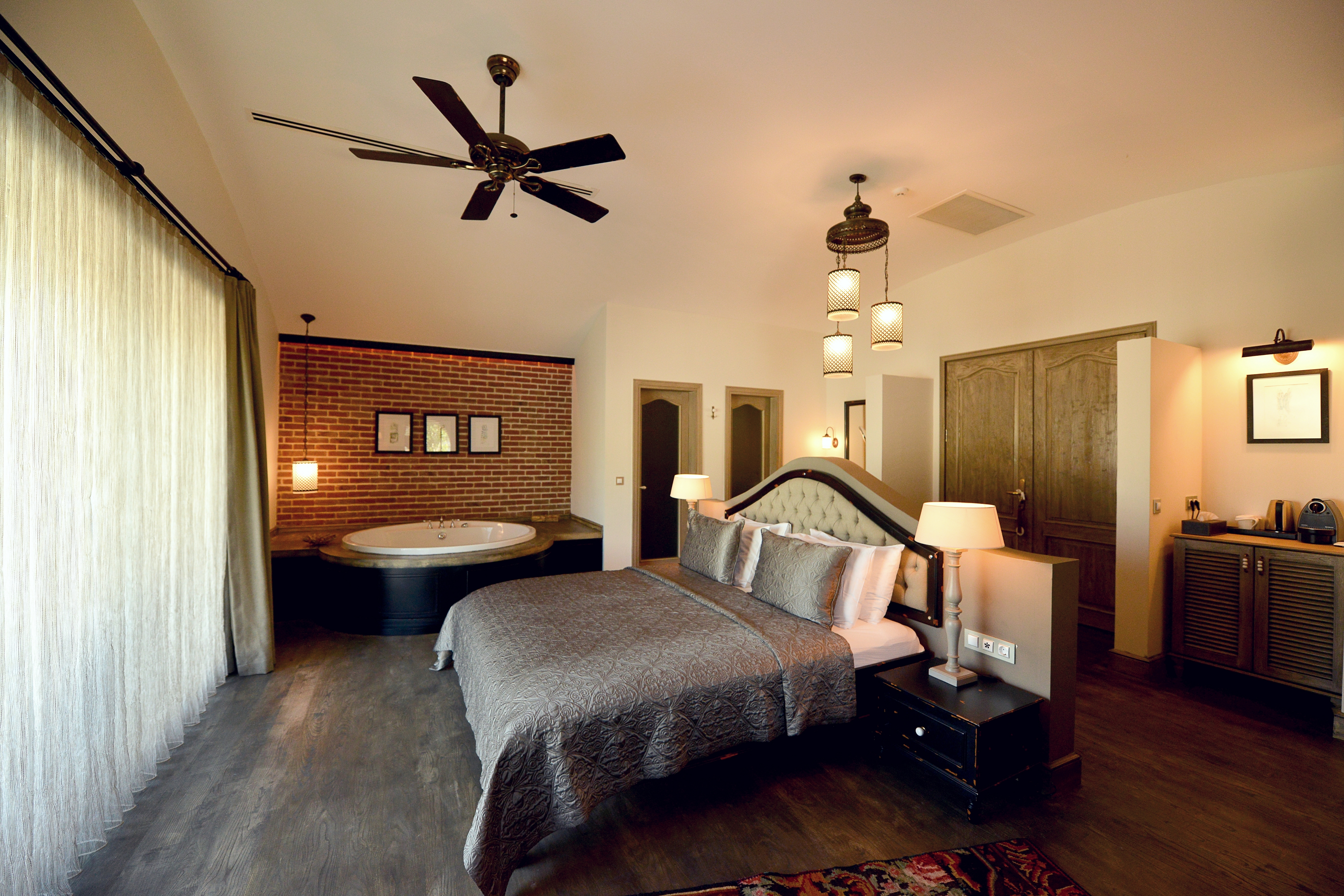 Yacht Classic Hotel