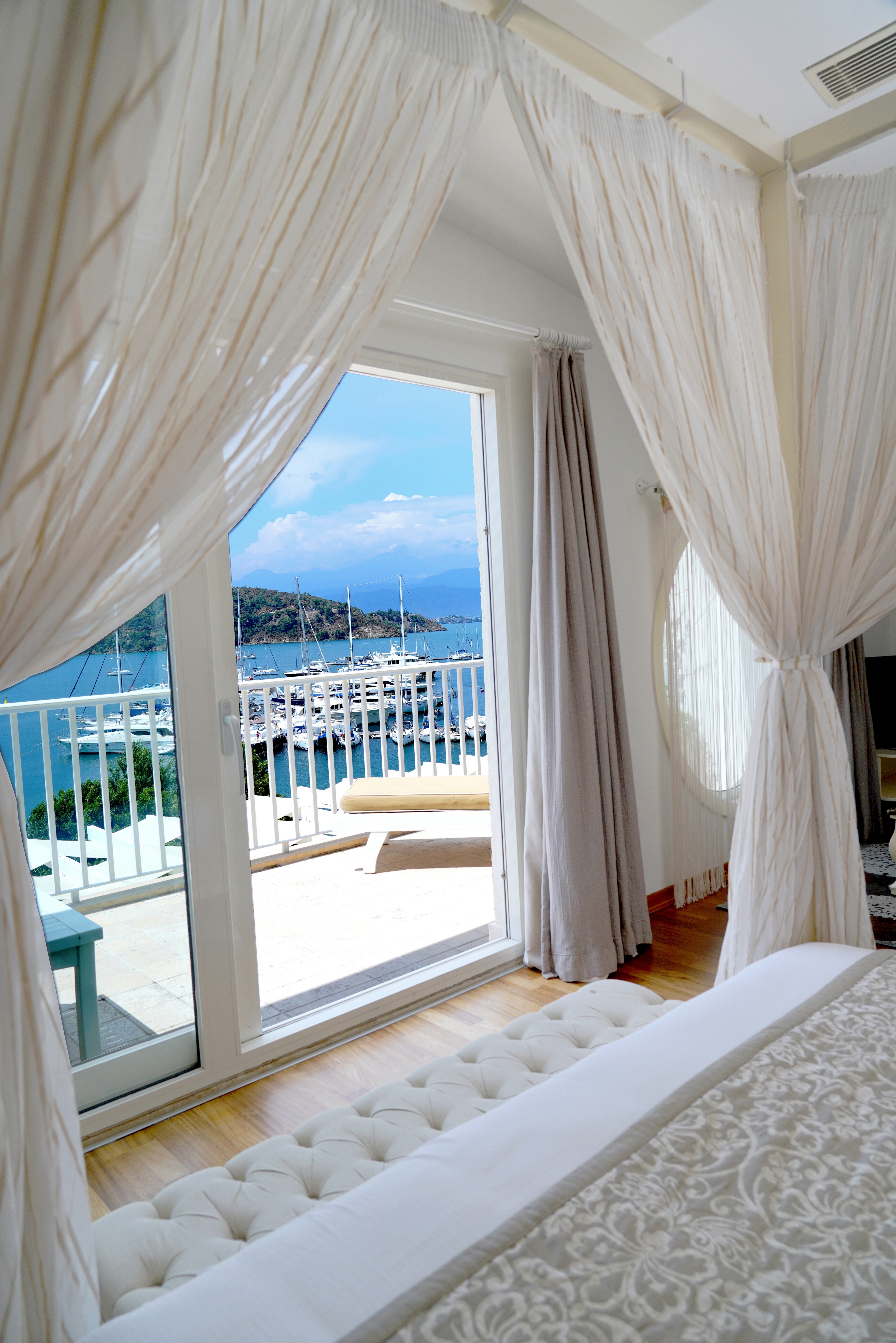 Yacht Classic Hotel