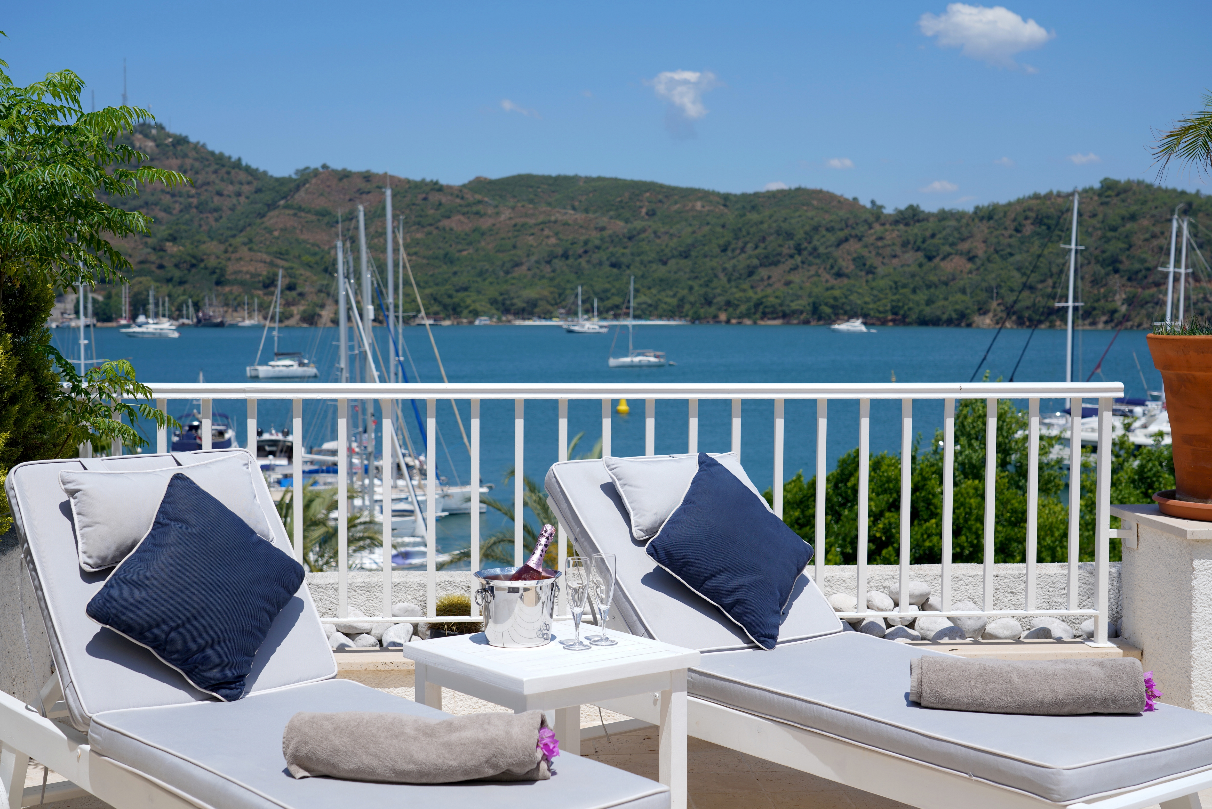Yacht Classic Hotel