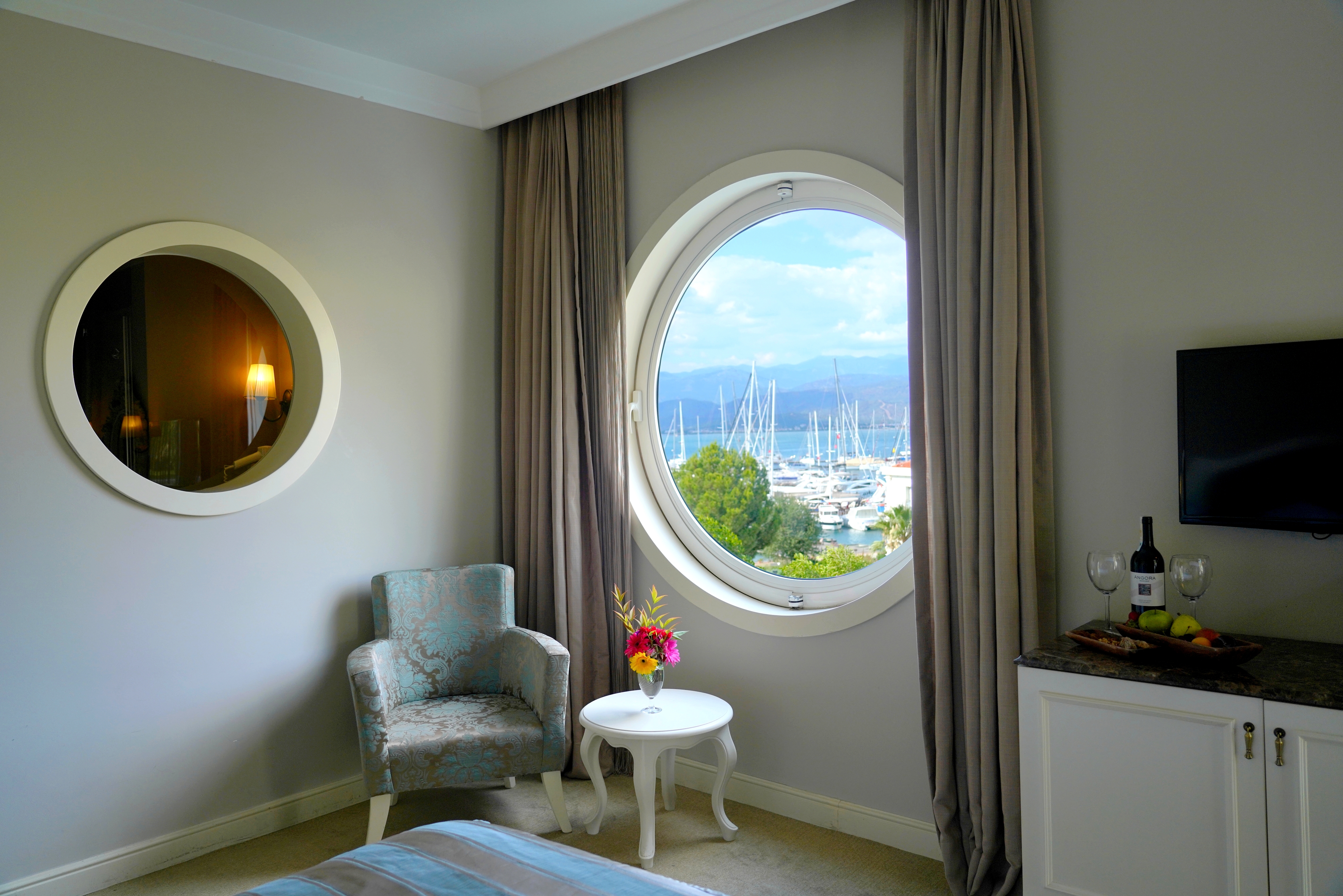 Yacht Classic Hotel