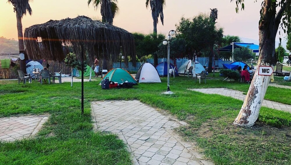 Zirkon Beach Camping
