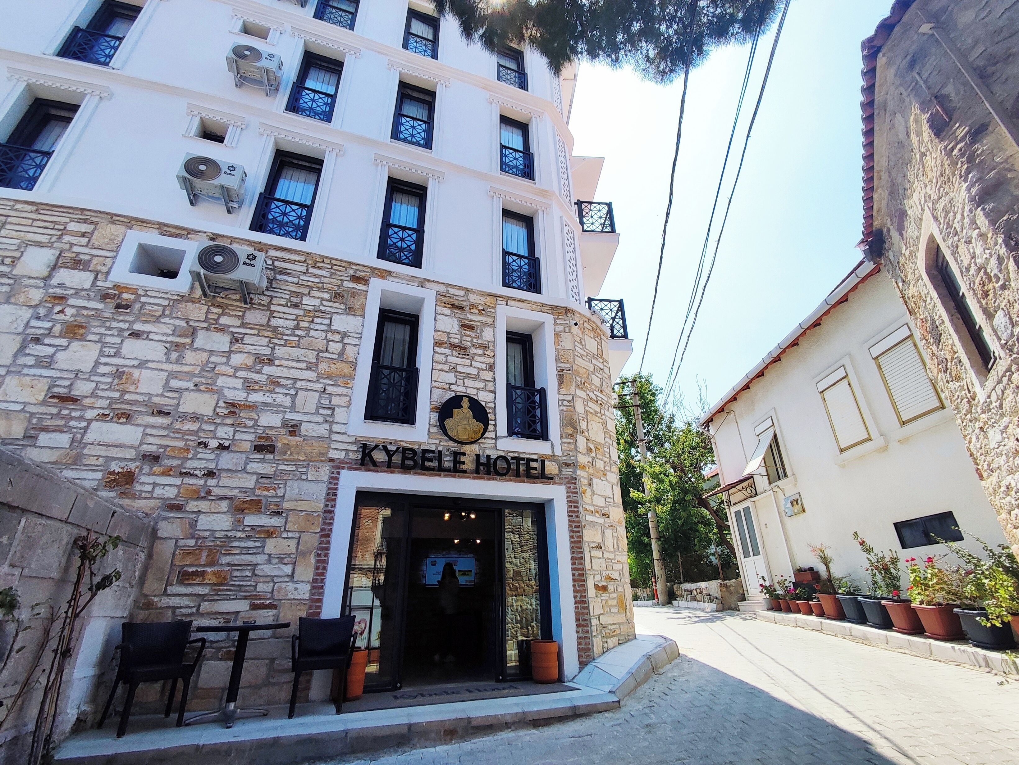 Foca Kybele Hotel