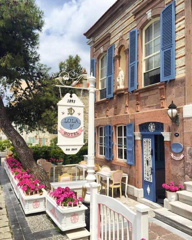 Lola 38 Hotel
