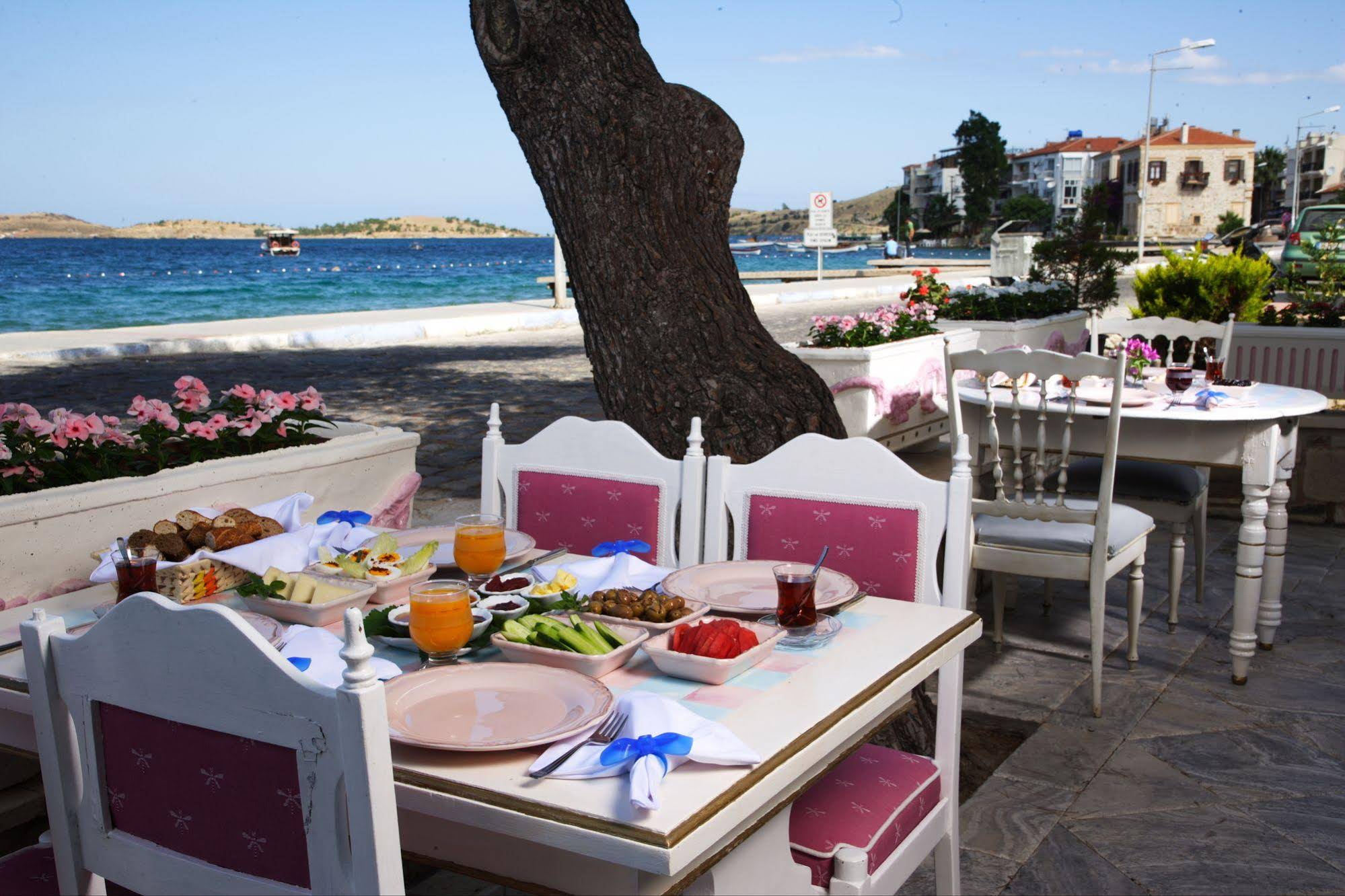 Lola 38 Hotel