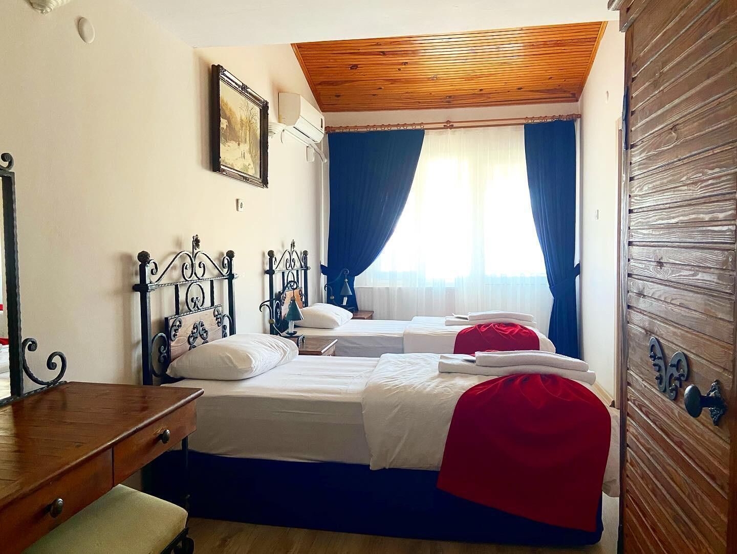 Naz Hotel