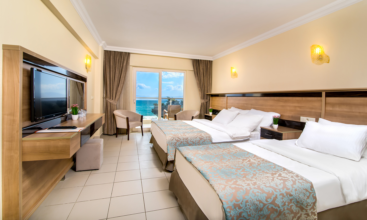 Royal Beach Club Hotel