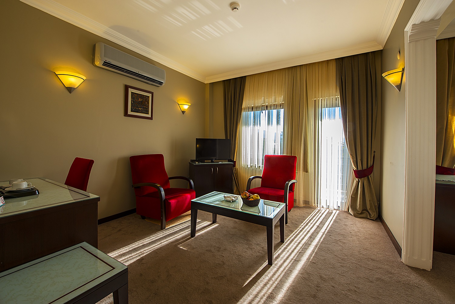 Iris Hotel & Spa