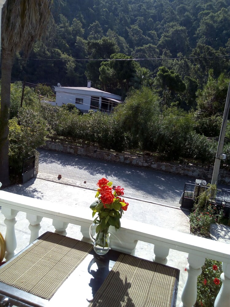 Ela Otel Hisarönü