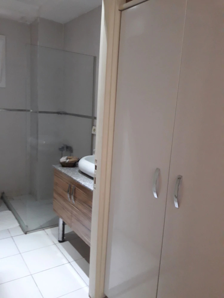 Akhomes