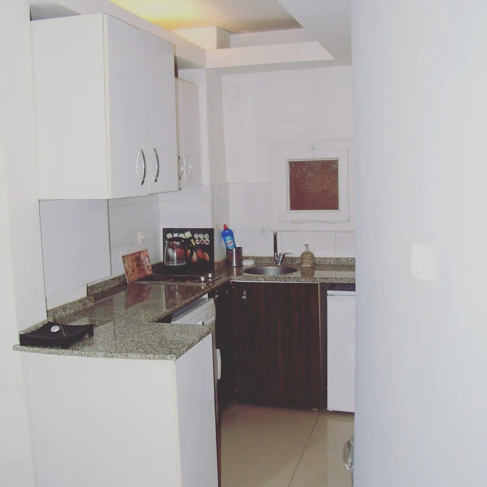 Akhomes