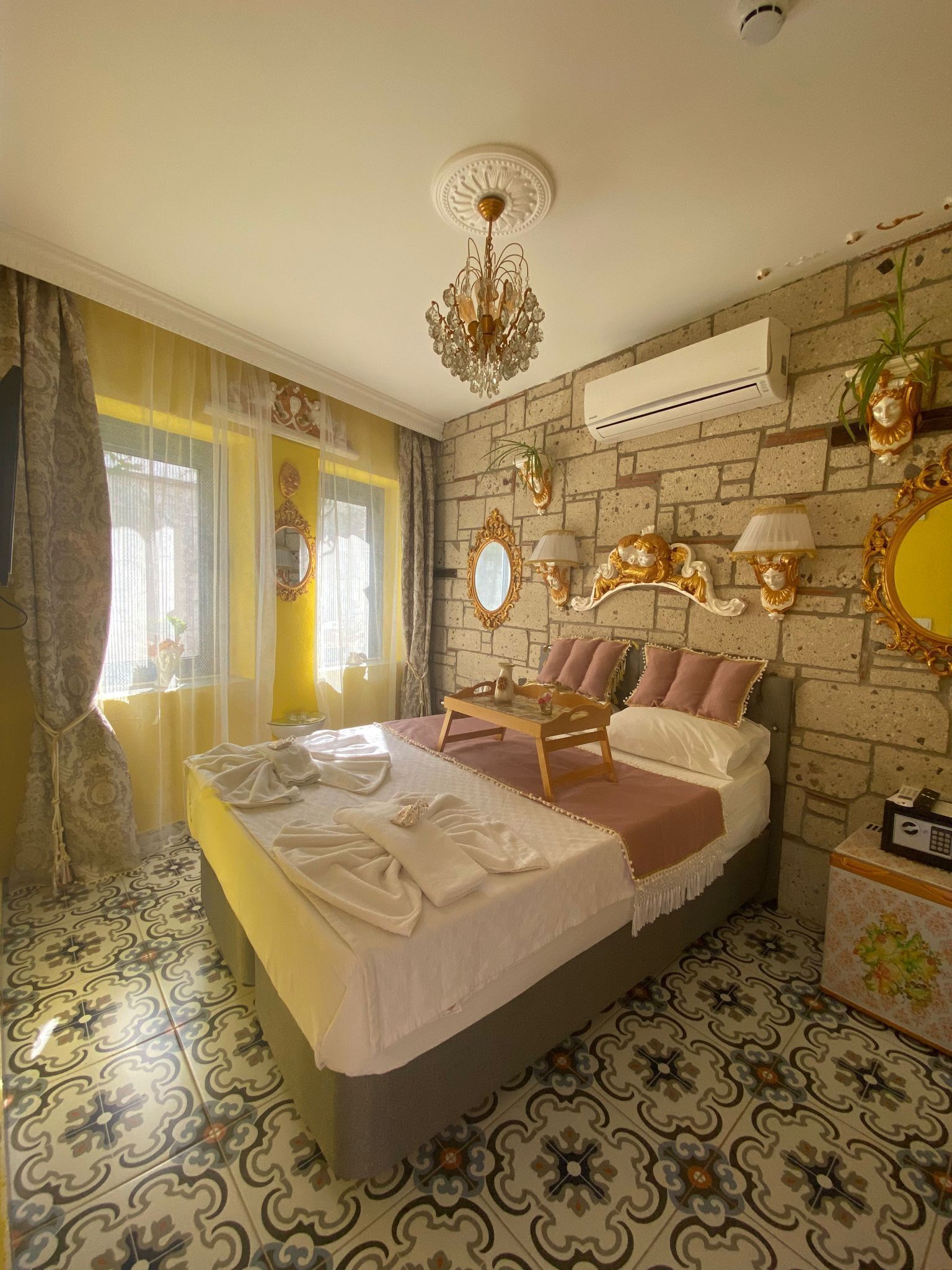 Lamur Otel