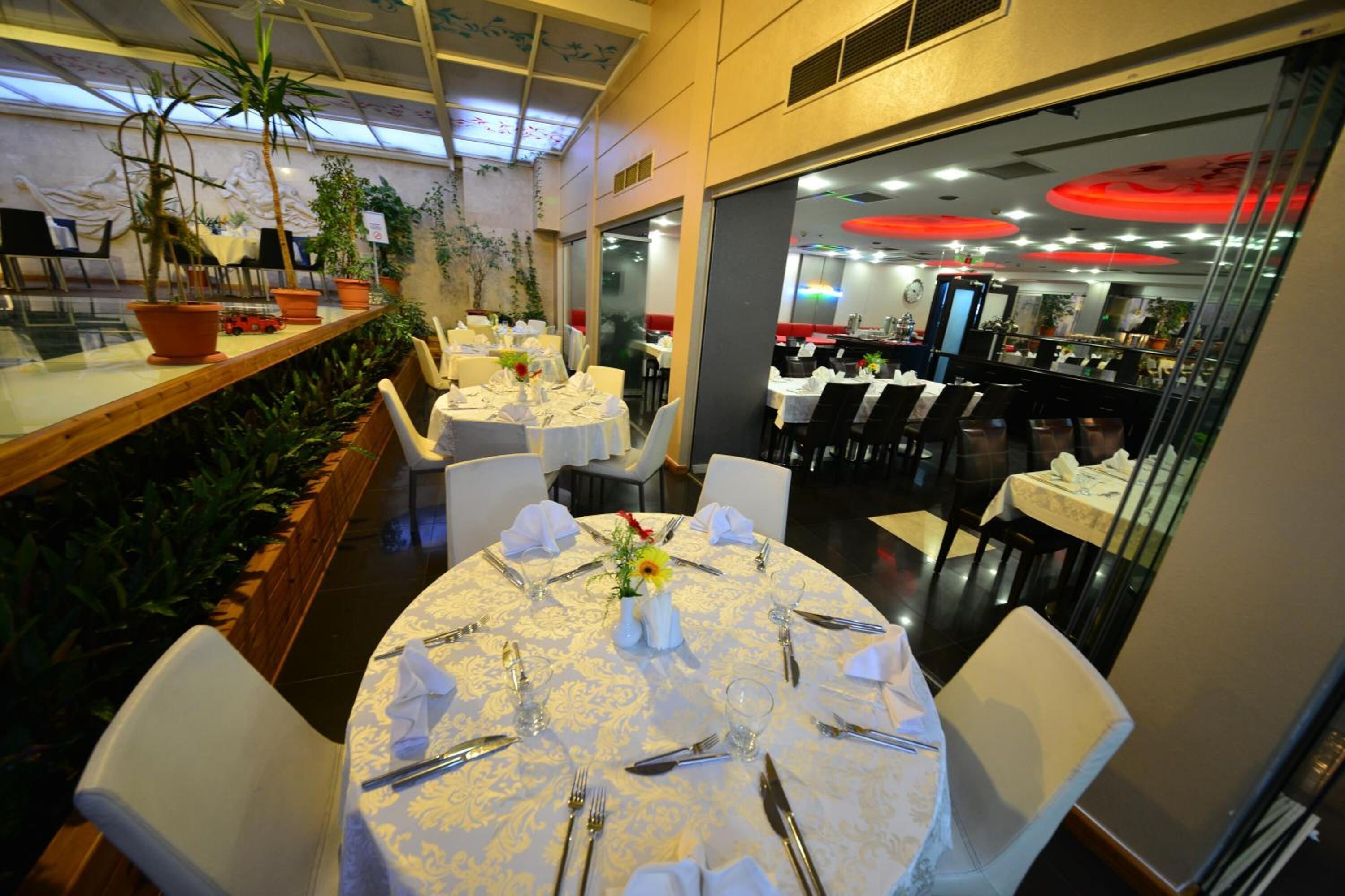 May Park Hotel