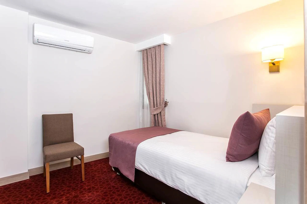 Perla Arya Hotel