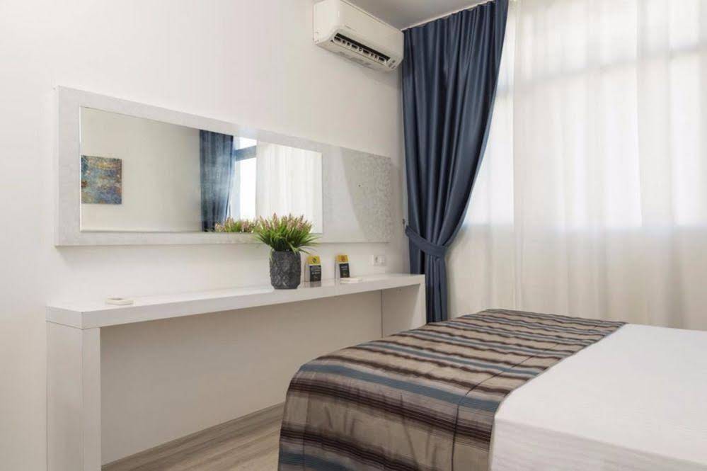 Sun Suit Hotel