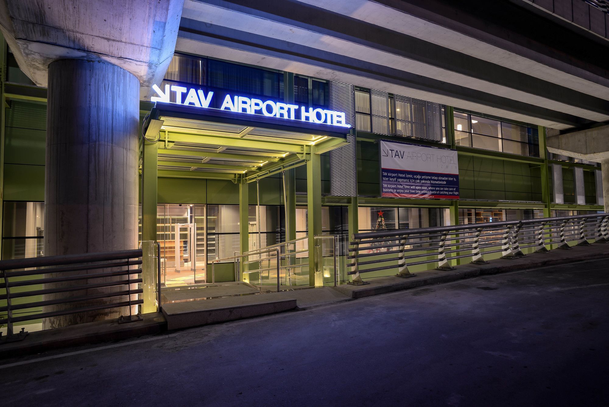 Tav Airport Hotel Izmir