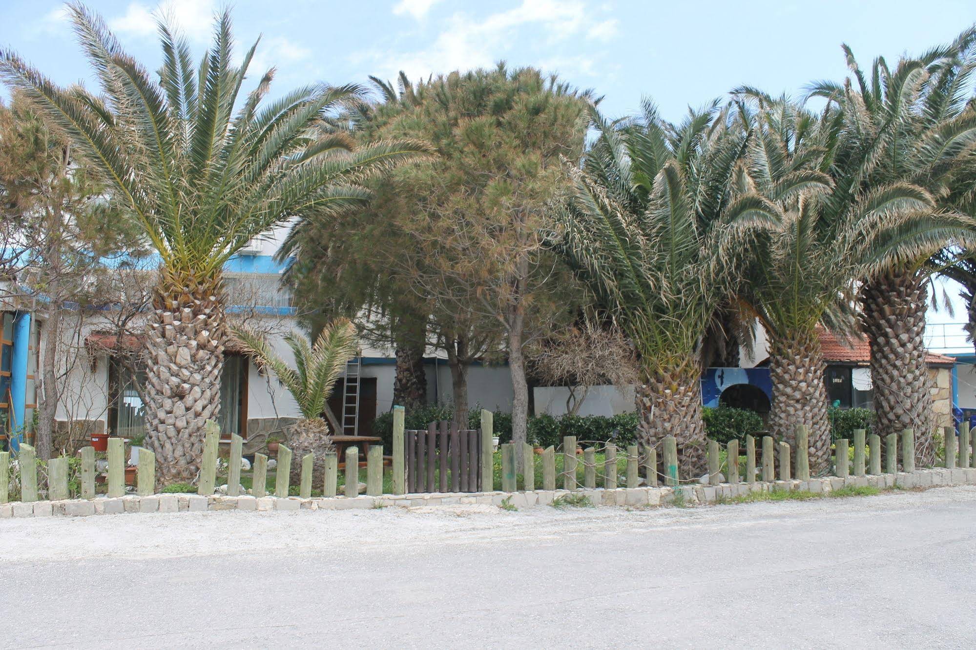 Can Karaburun Hotel