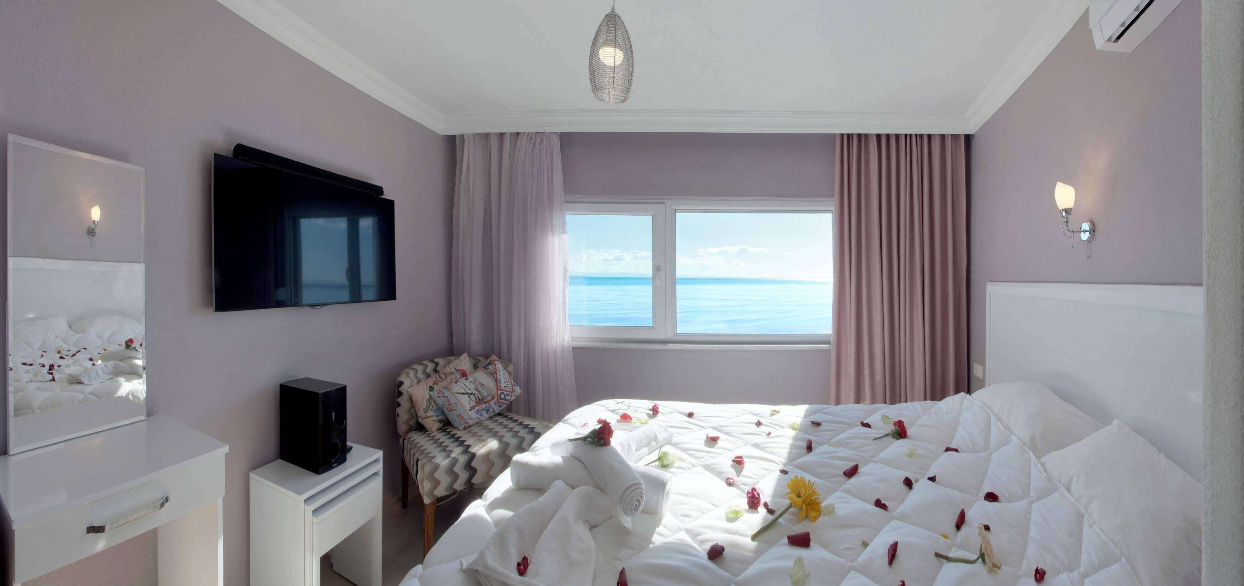 Palm Beach Hotel
