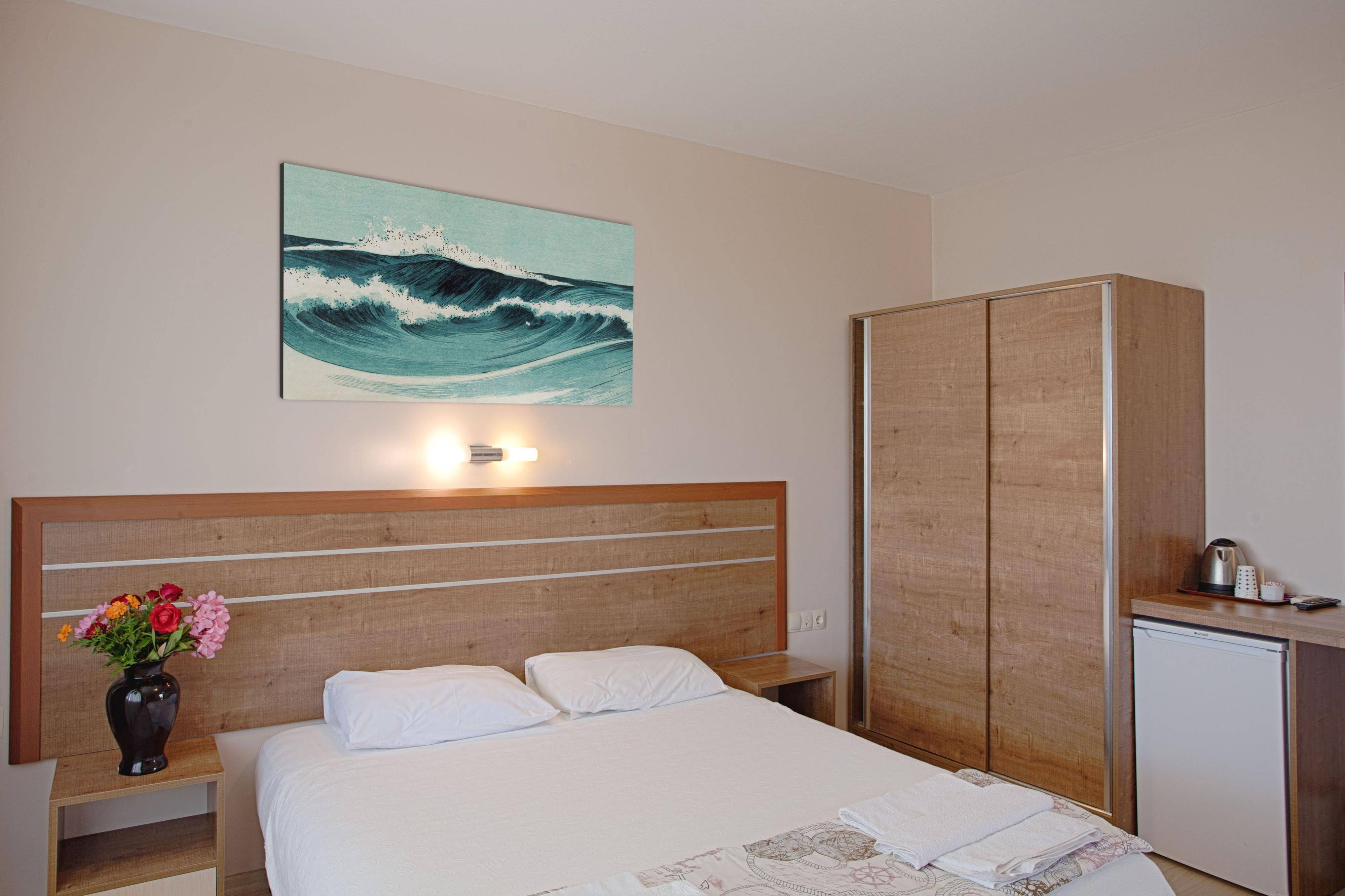 Palm Beach Hotel