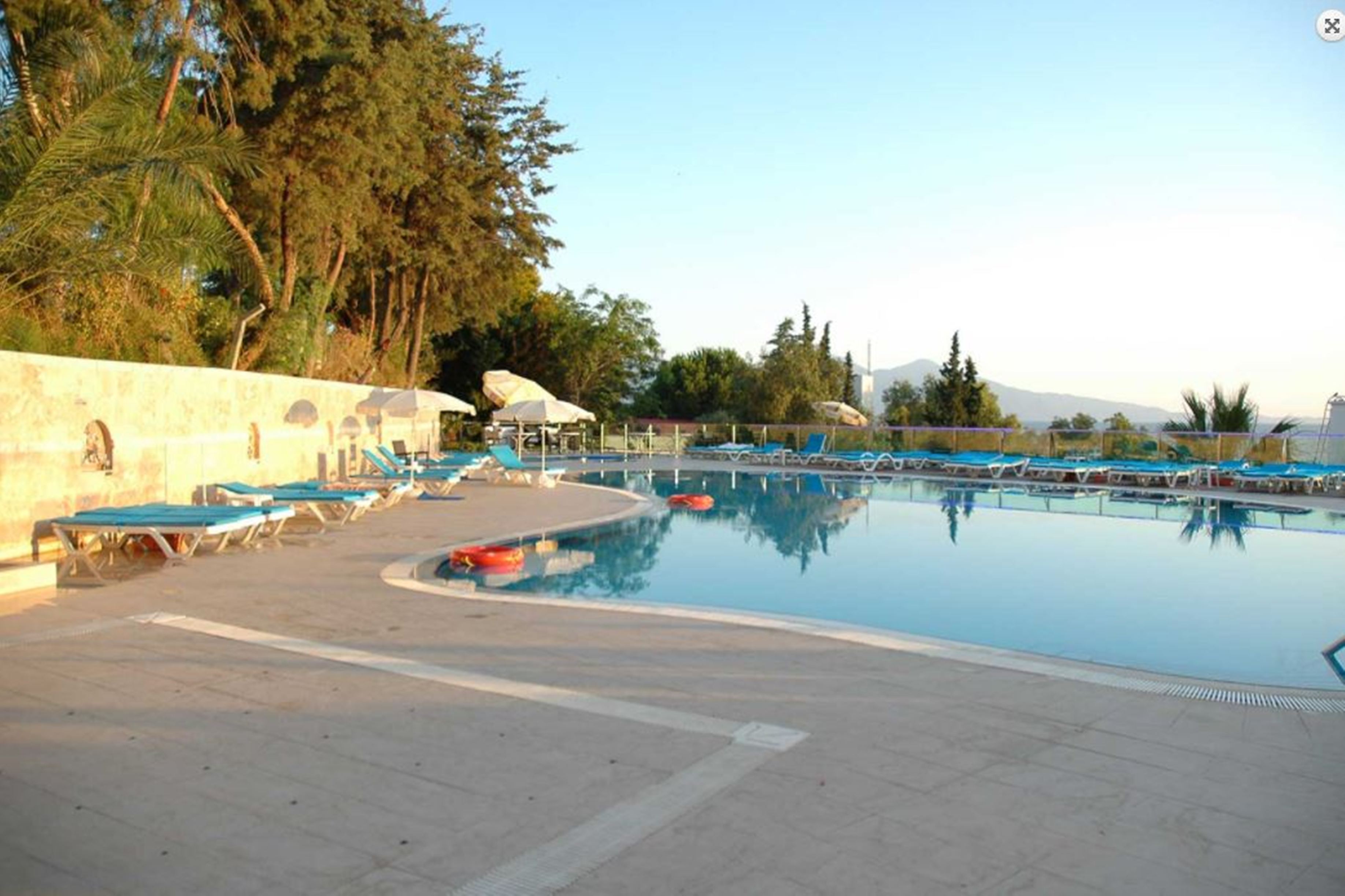 Arora Hotel