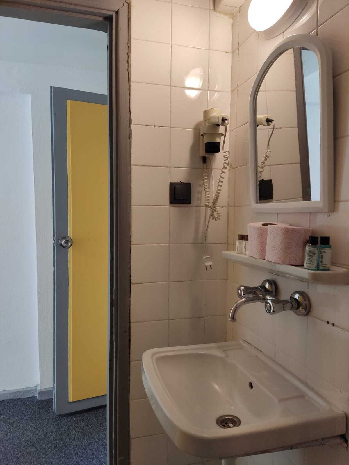Avalon Otel