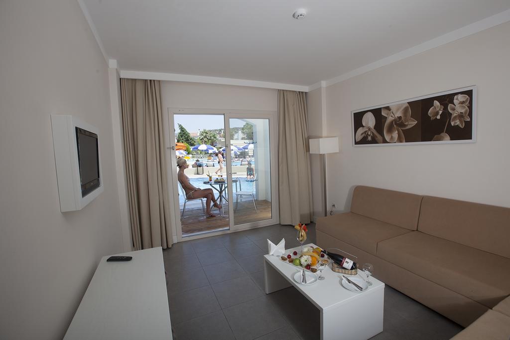 Batihan Beach Resort & Spa