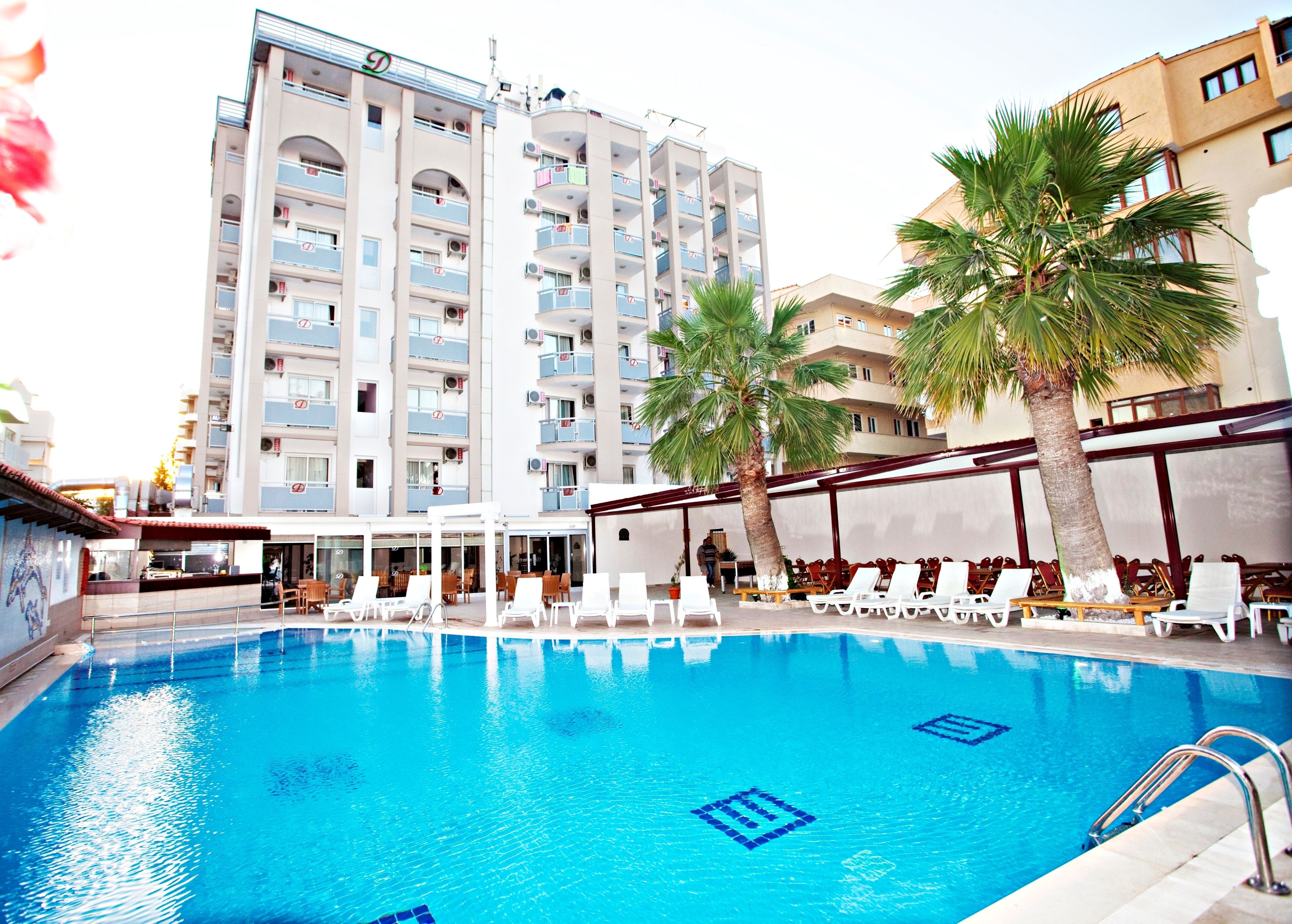 Duqqan Deluxe Hotel