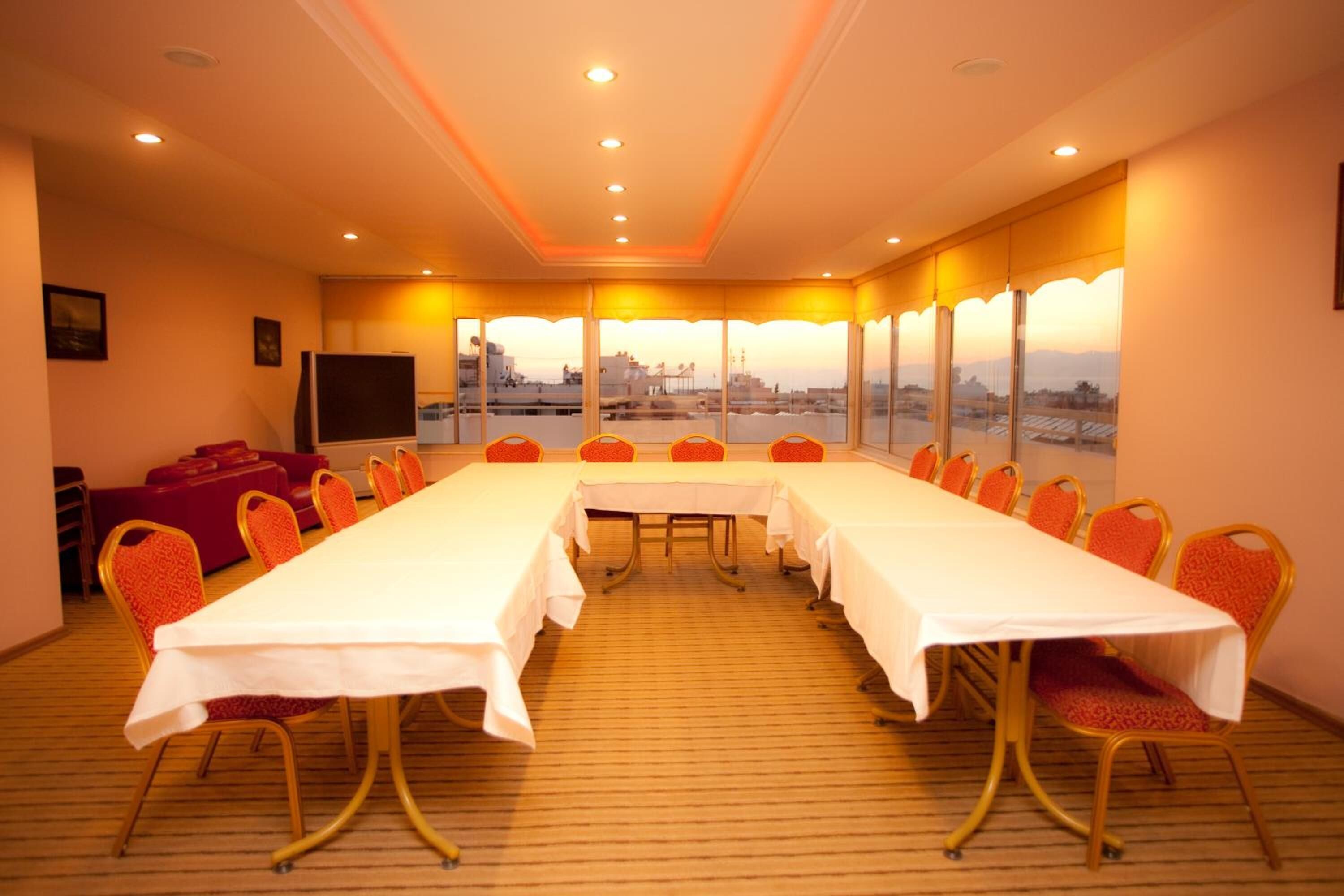 Duqqan Deluxe Hotel