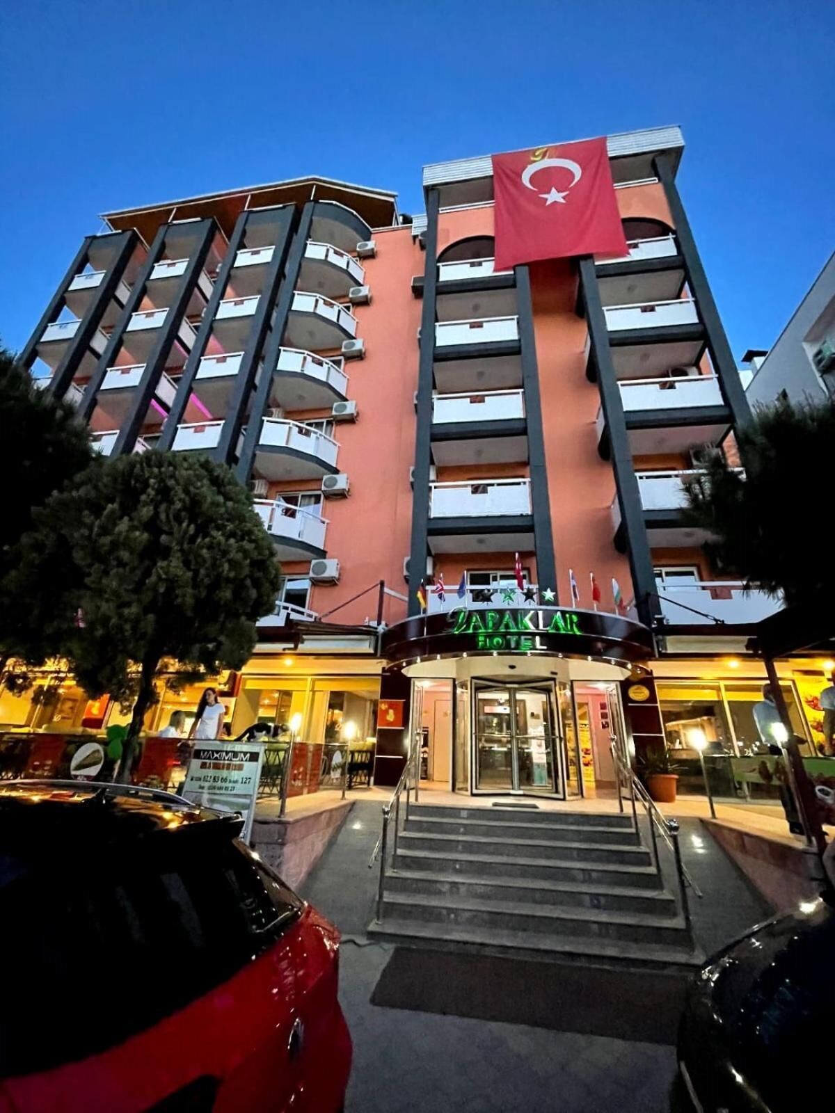 Duqqan Deluxe Hotel