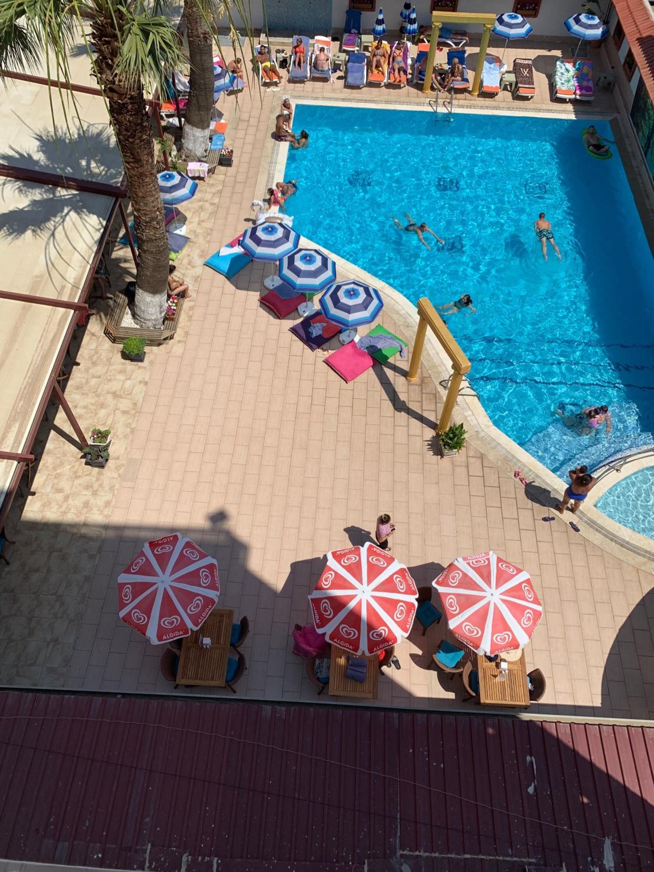 Duqqan Deluxe Hotel