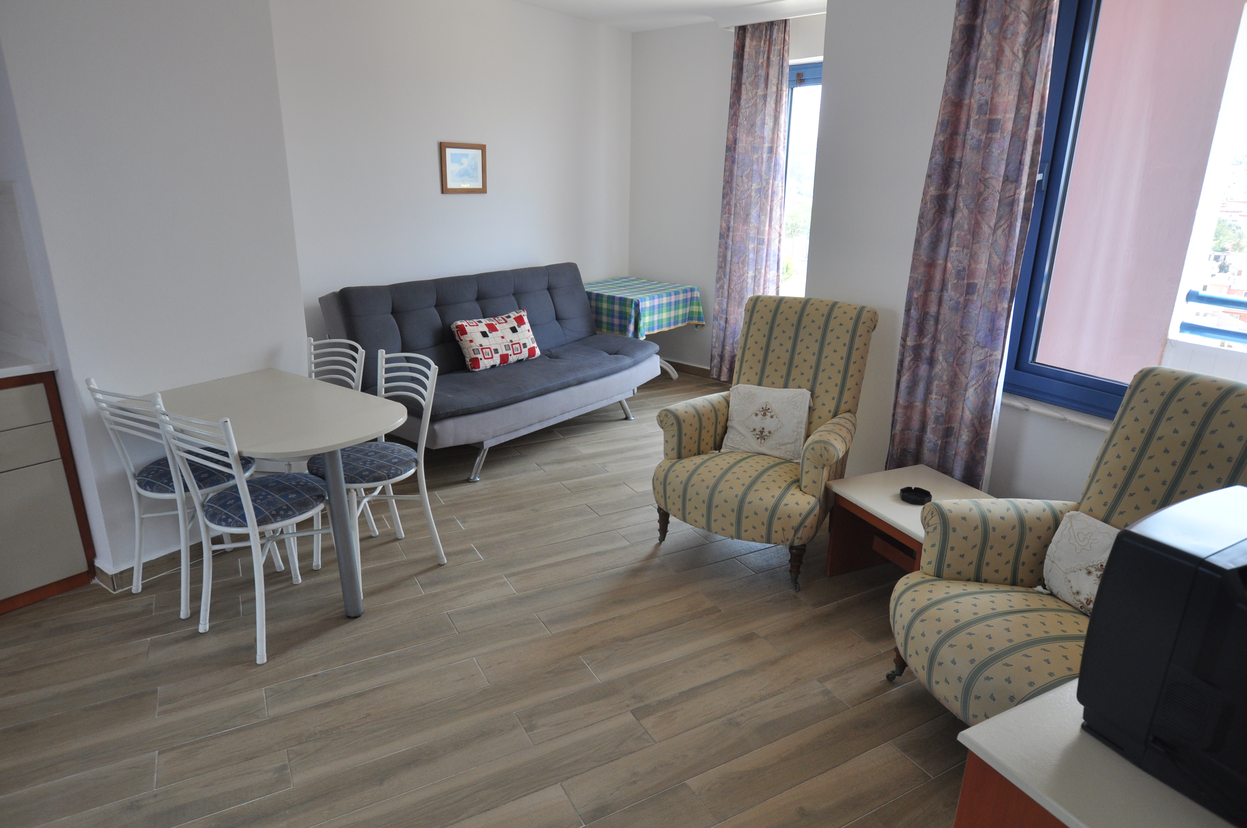 Happy Apart Hotel