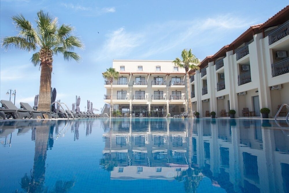 Neopol Hotel Deluxe