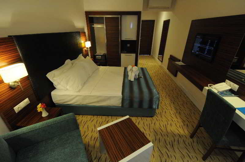 Palm Wings Beach Resort & Spa Kusadasi