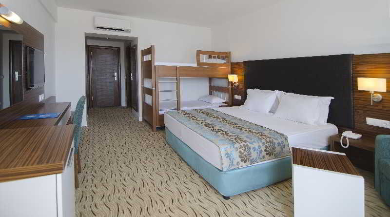 Palm Wings Beach Resort & Spa Kusadasi
