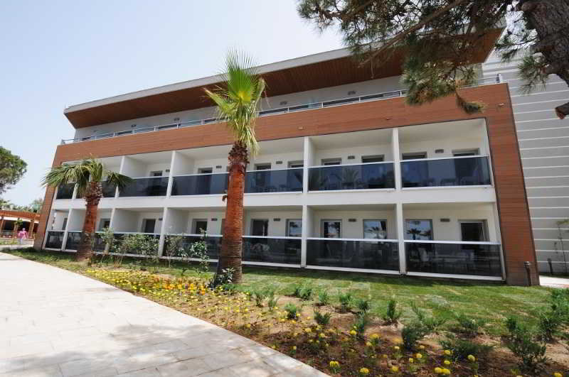 Palm Wings Beach Resort & Spa Kusadasi