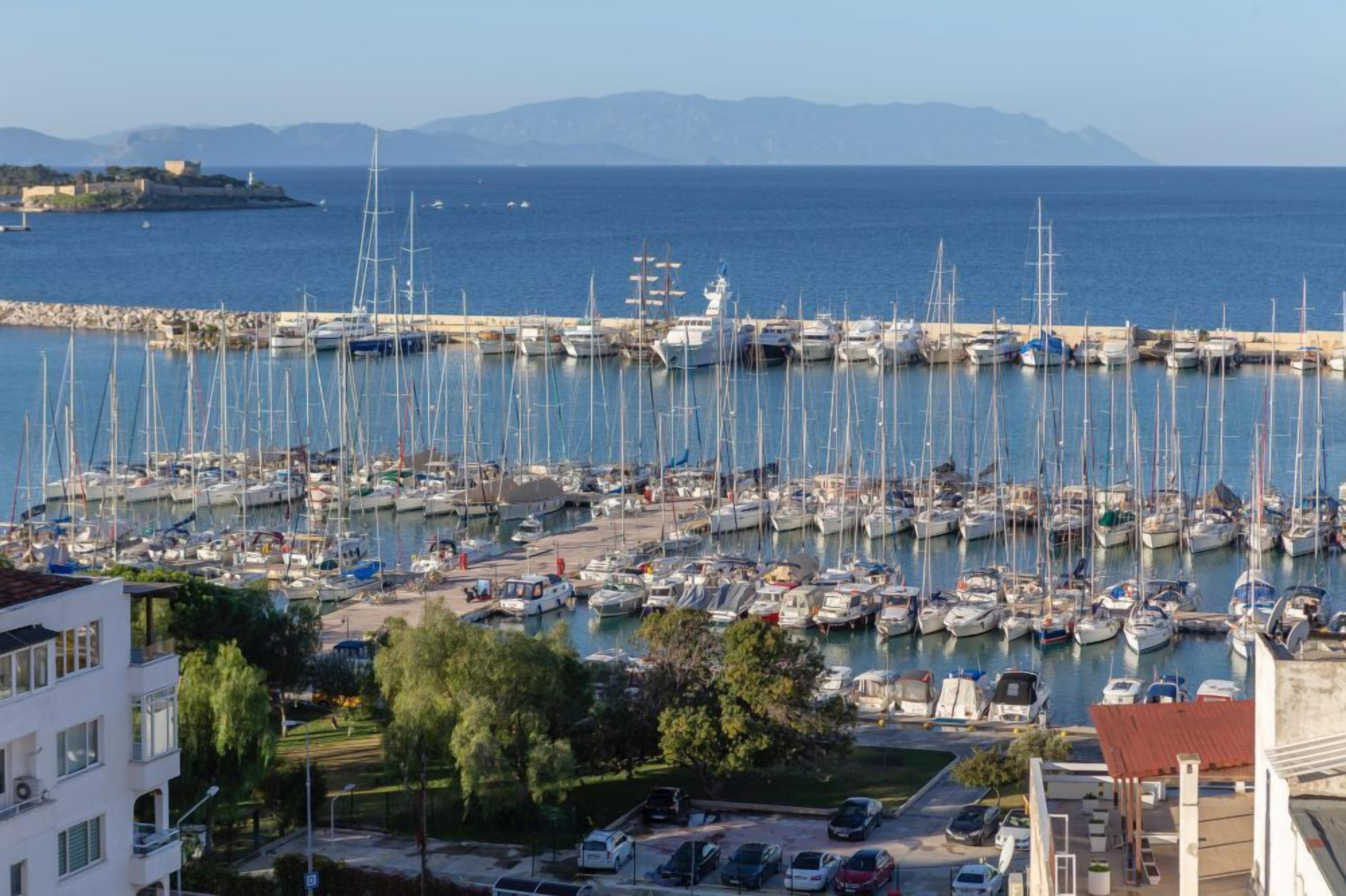 Rest & More by Dedeman Kusadasi Marina