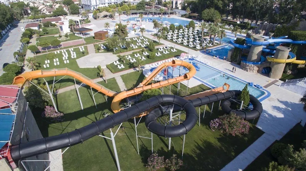 Risus Beach Resort Hotel