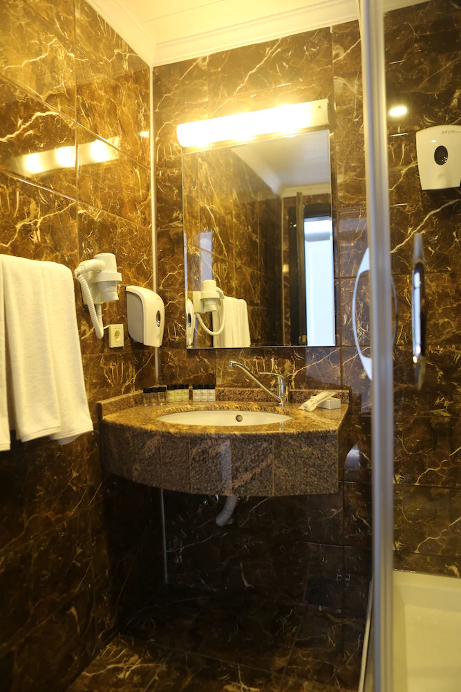 Risus Beach Resort Hotel