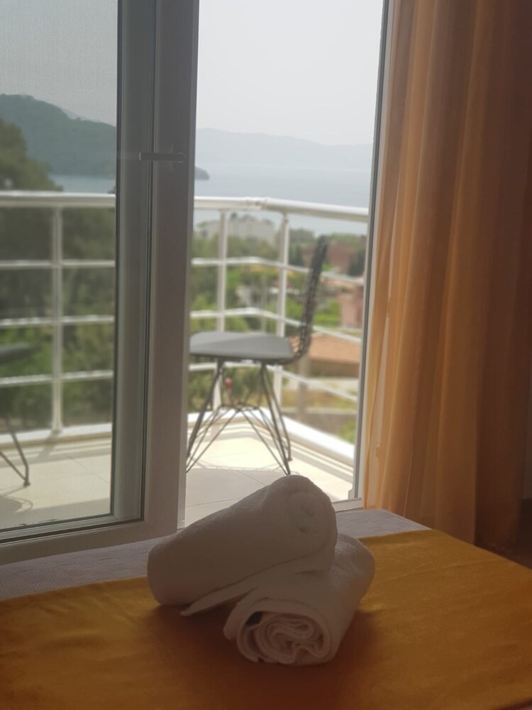 Onoda Hotel & Suites