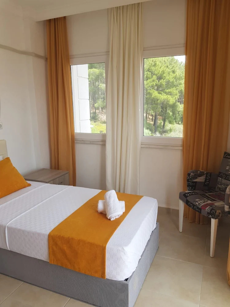 Onoda Hotel & Suites