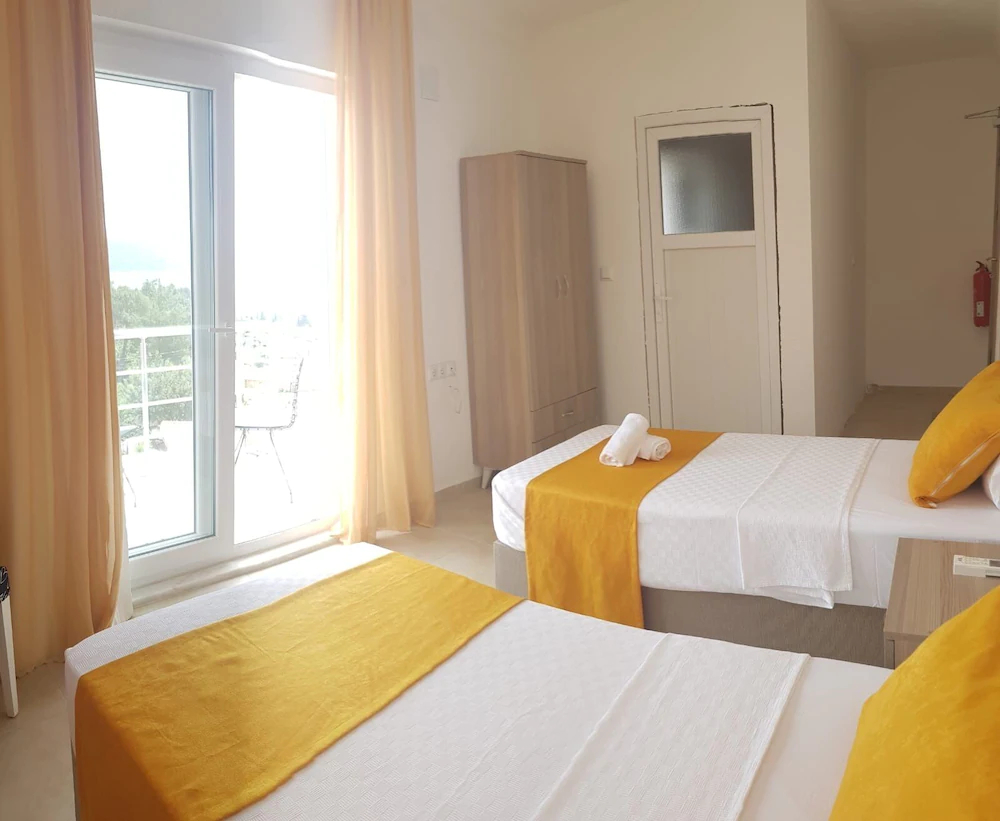 Onoda Hotel & Suites