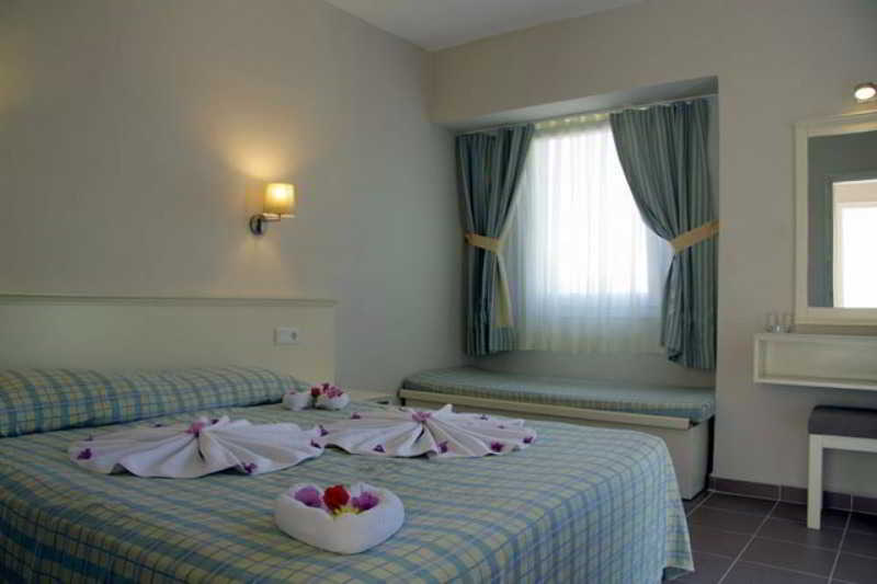 Blue Lagoon Delux Hotel