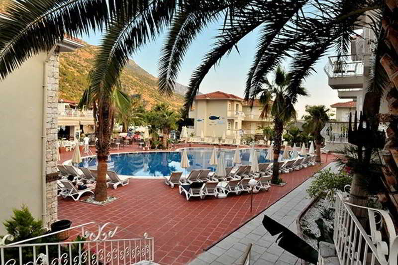 Blue Lagoon Delux Hotel