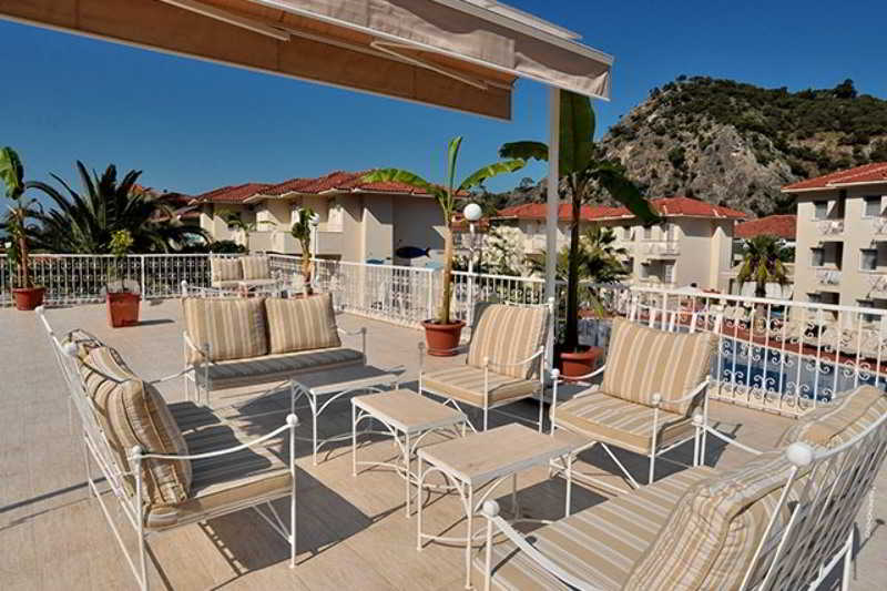 Blue Lagoon Delux Hotel
