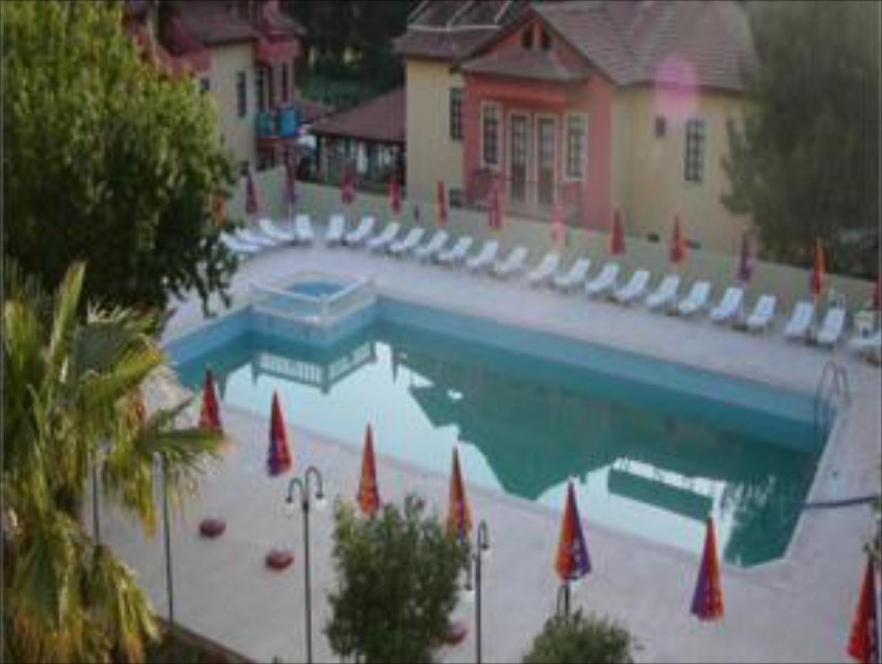 Carmina Hotel