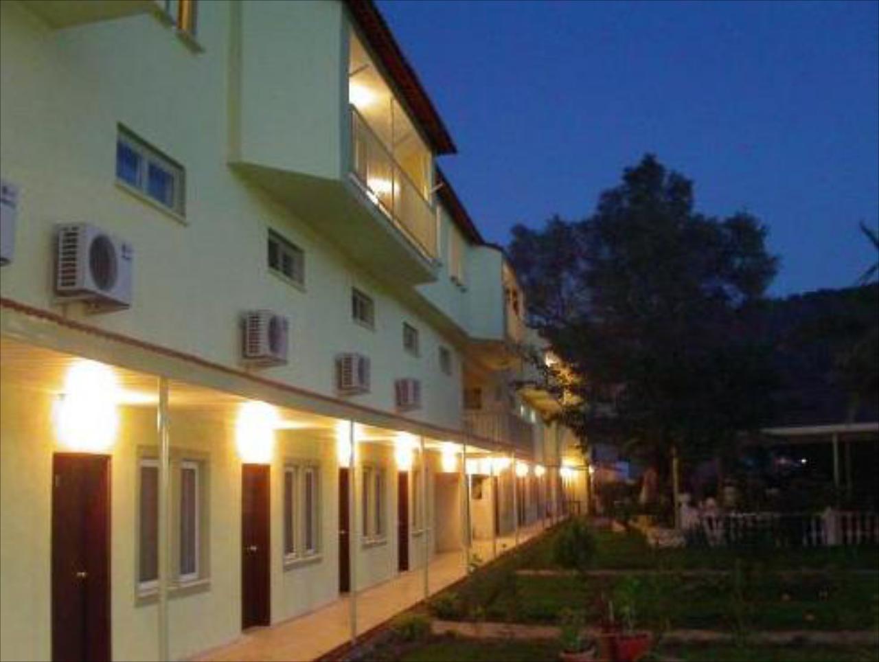 Carmina Hotel